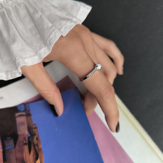 Серебряное кольцо с опалом 0.436ct, фианитами