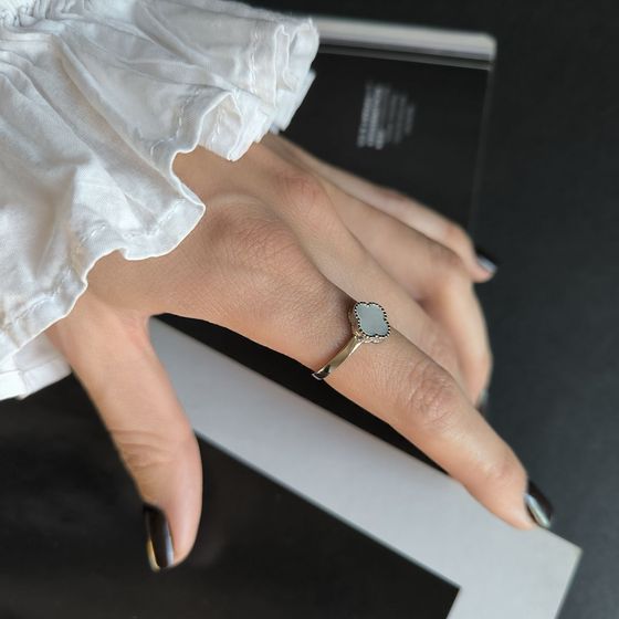 Silver ring with mother-of-pearl