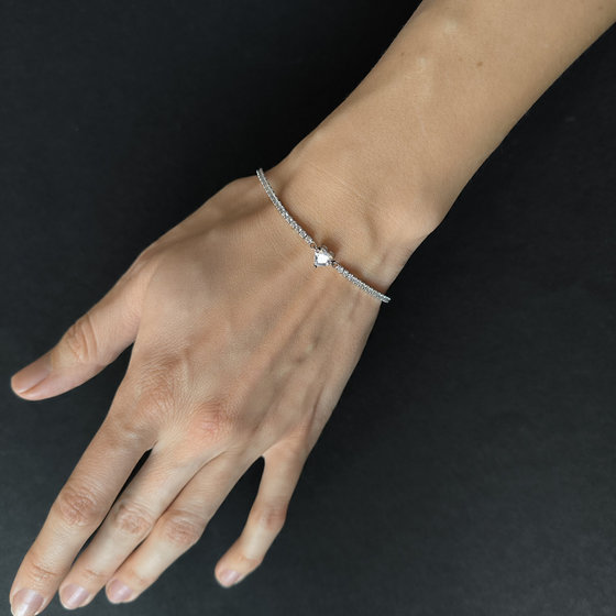 Silver bracelet with cubic zirconia