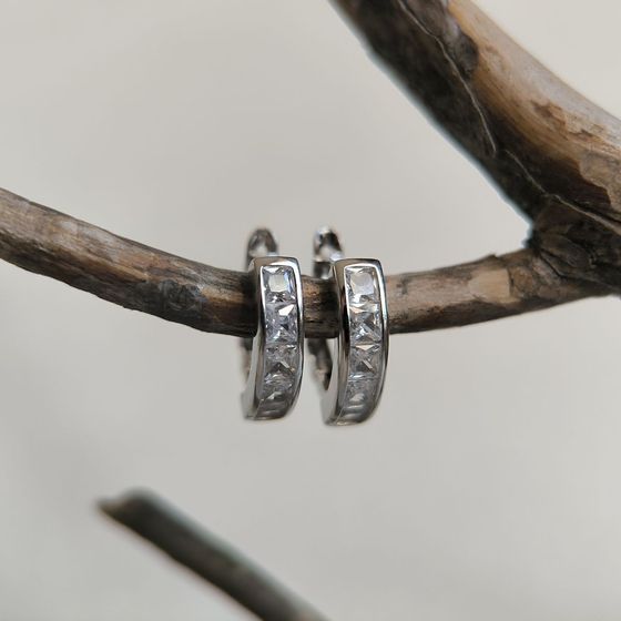 Срібні сережки з фіанітами