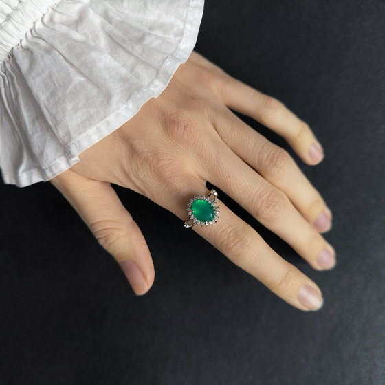 Silver ring with agate, fianites