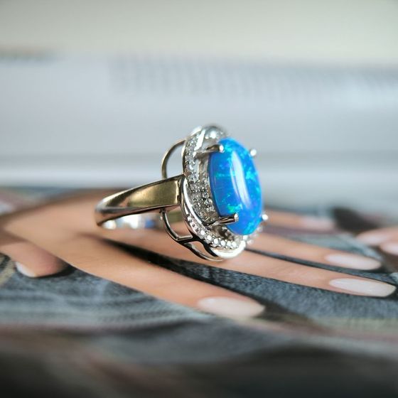Sterling silver ring with opal 2.813ct