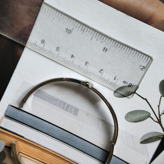 Silver bracelet with phianites