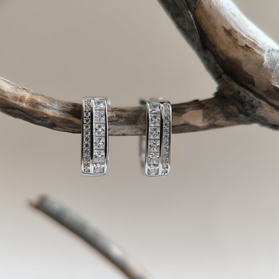 Срібні сережки з фіанітами