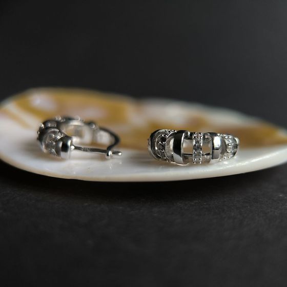 Срібні сережки з фіанітами