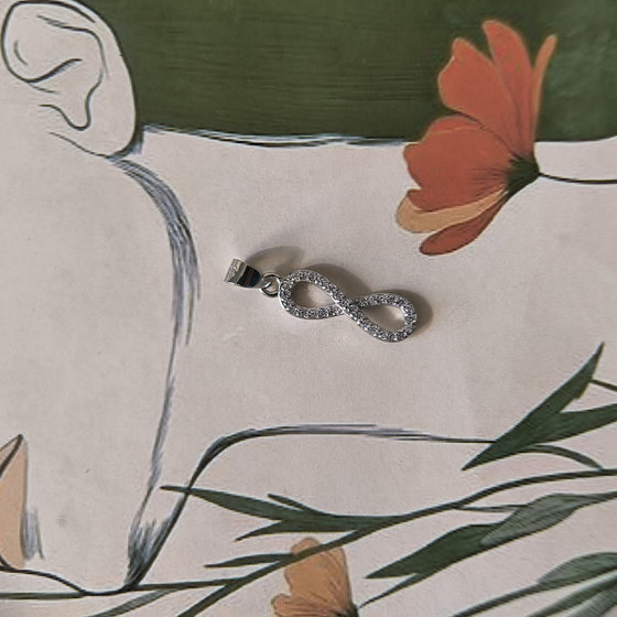 Silver pendant with cubic zirconia