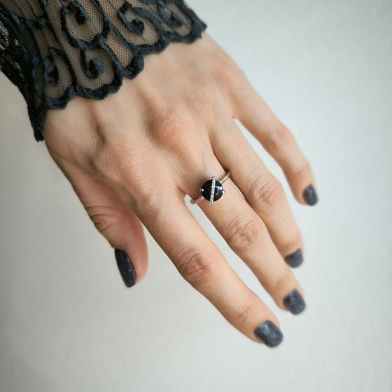 Sterling silver ring with sapphire 2.732ct, phianites