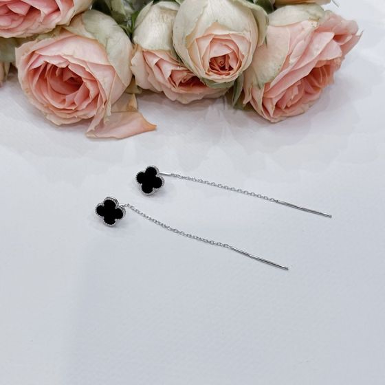 Silver earrings with onyx