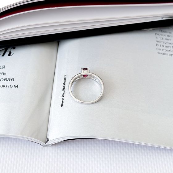 Sterling silver ring with 0.932ct ruby, fianites