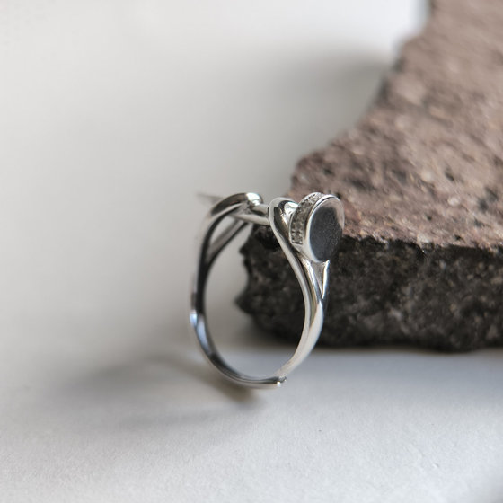 Silver ring with cubic zirconia