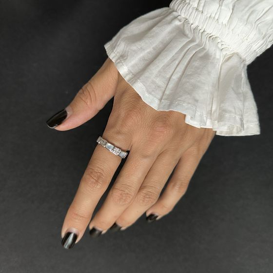 Серебряное кольцо с перламутром