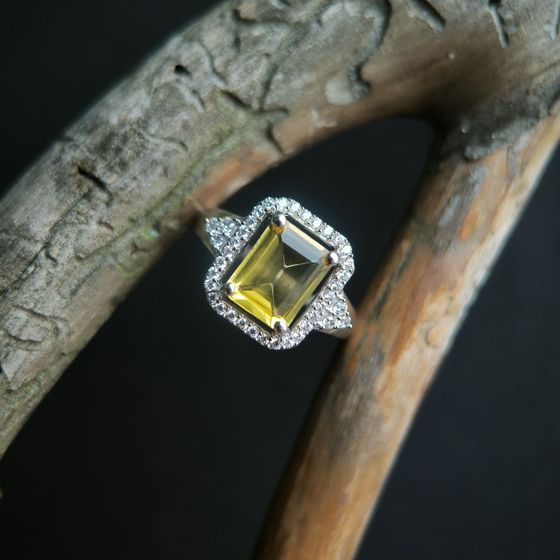 Silver ring with citrine nano
