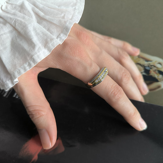 Silver ring with cubic zirconia