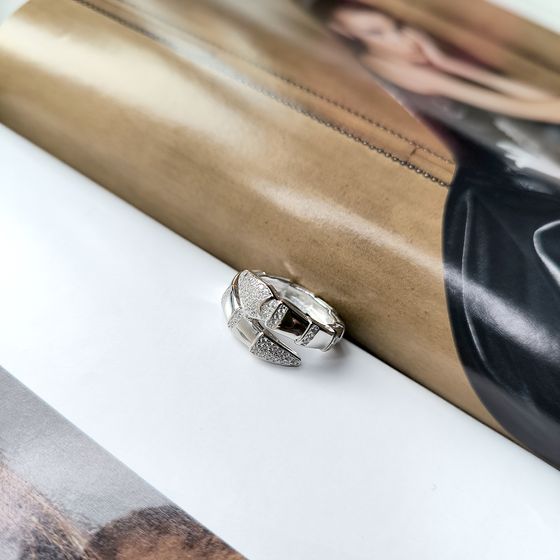 Срібна каблучка з фіанітами