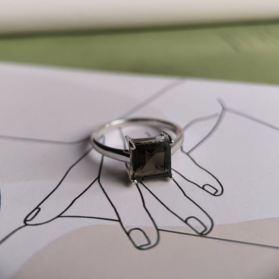 Серебряное кольцо с раухтопазом (дымчатым кварцем) 2.308ct