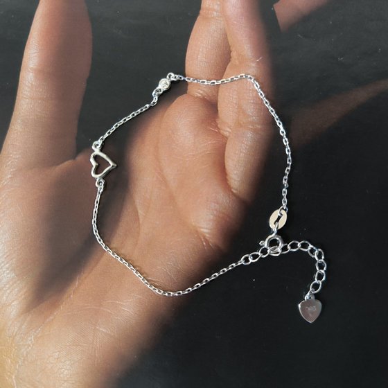 Silver bracelet with cubic zirconia