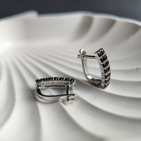 Серебряные серьги с гранатом 1.367ct