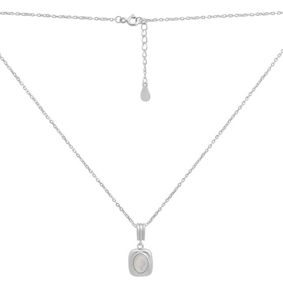Silver necklace with mother-of-pearl