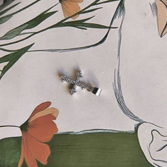 Silver cross with phianites