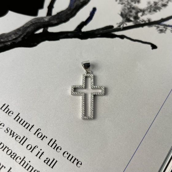 Silver cross with phianites