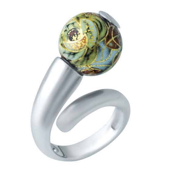 Серебряное кольцо с емаллю