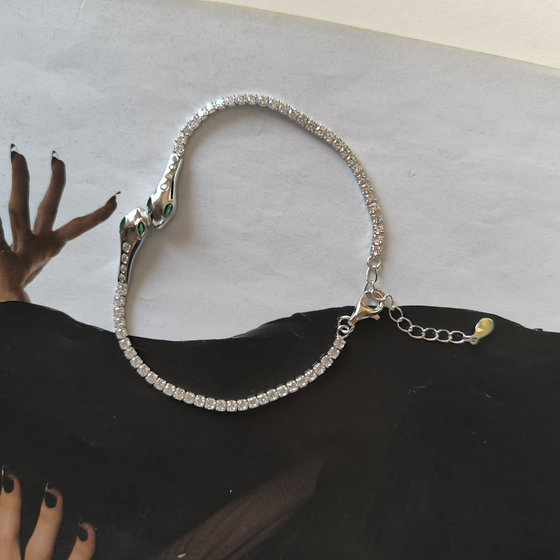 Silver bracelet with cubic zirconia