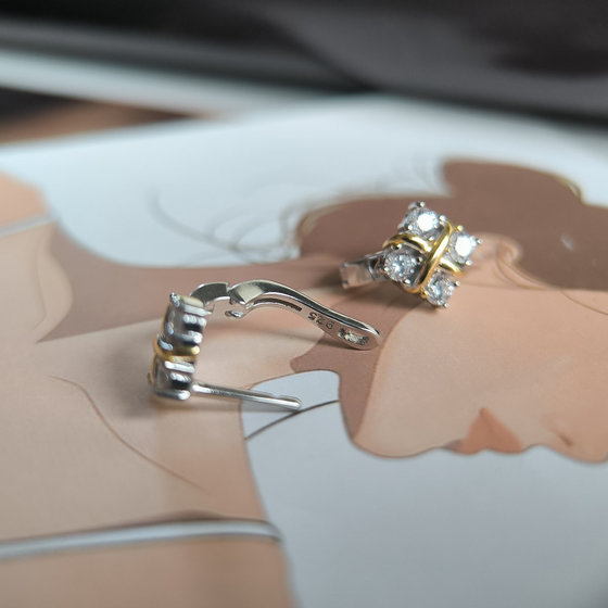 Silver earrings with cubic zirconia
