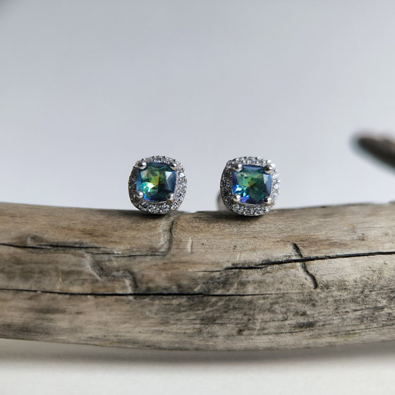 Серебряные серьги с мистик топазом 1.156ct, фианитами