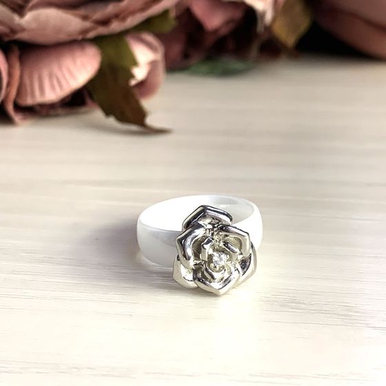 Silver ring with ceramics