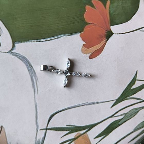 Silver cross with phianites