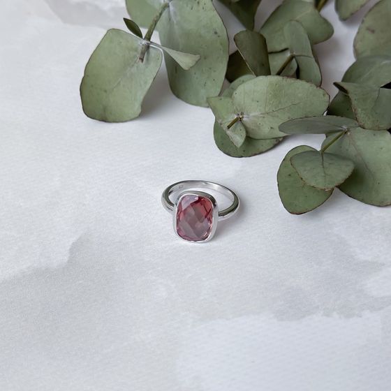 Серебряное кольцо с султанитом