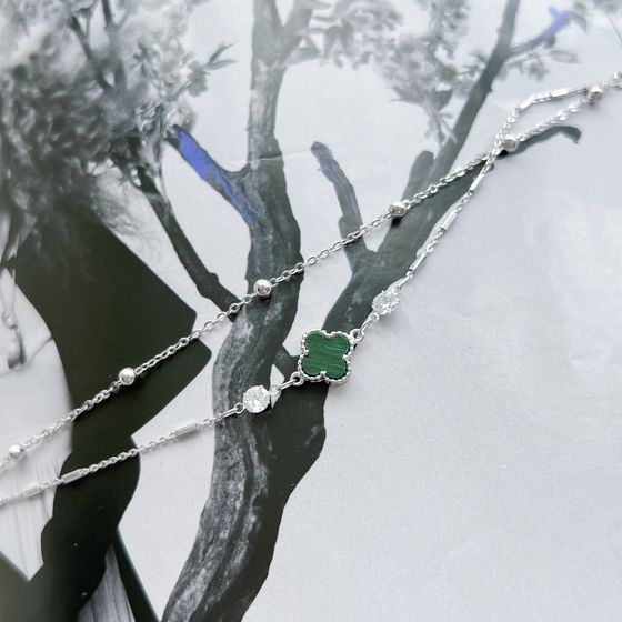 Срібний браслет з малахітом