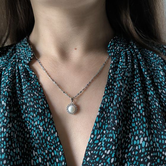 Серебряная подвеска с жемчугом, фианитами