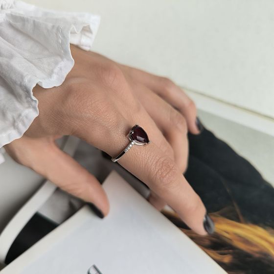 Срібна каблучка з гранатом nano 3,542 карата