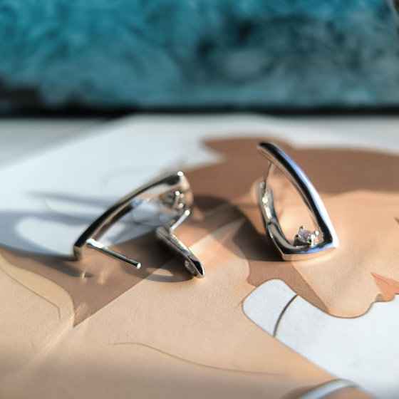 Срібні сережки з фіанітами