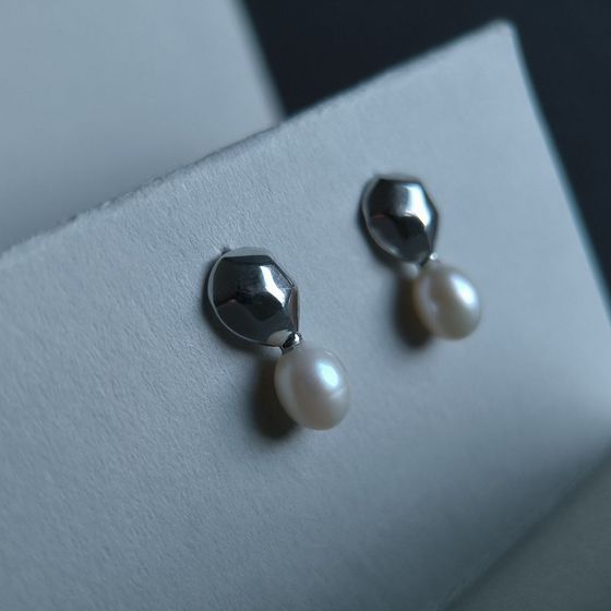 Silver earrings with pearls 4.75ct