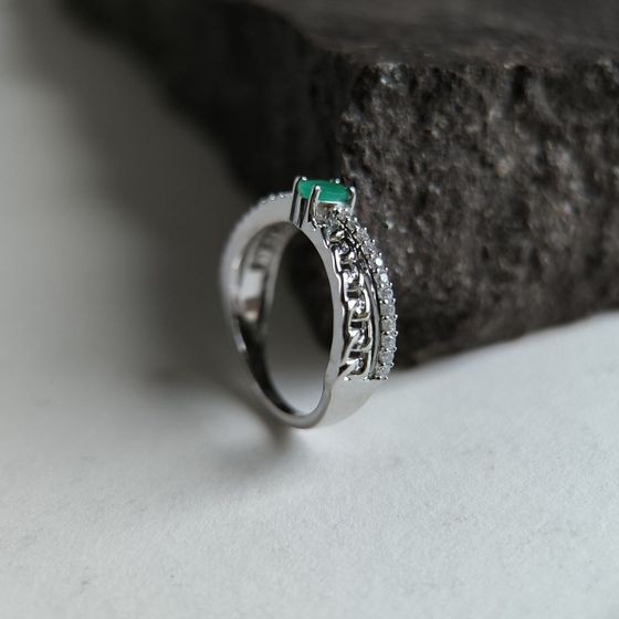 Silver ring with emerald, fianites