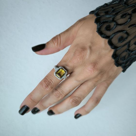 Silver ring with citrine nano