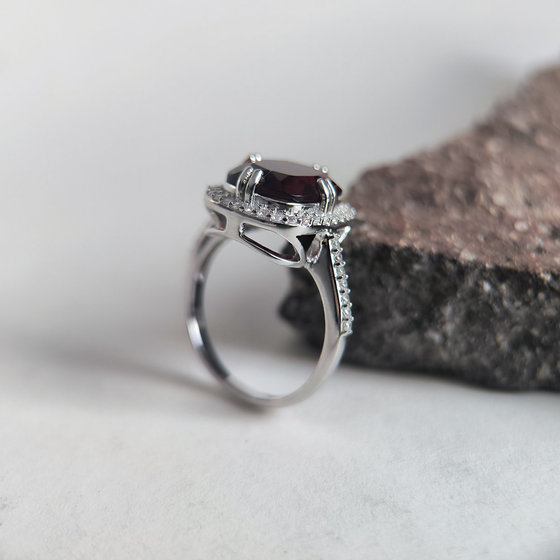 Silver ring with garnet nano 4.798ct