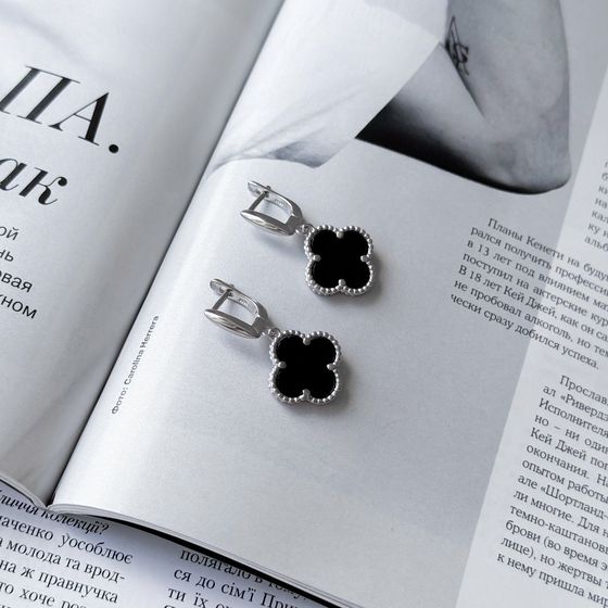 Серебряные серьги с ониксом