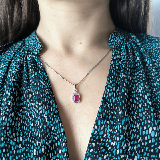 Срібна підвіска з рубіном 1.871ct, фіанітами