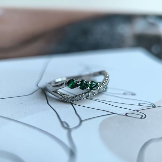 Срібна каблучка зі смарагдом nano 0.842ct