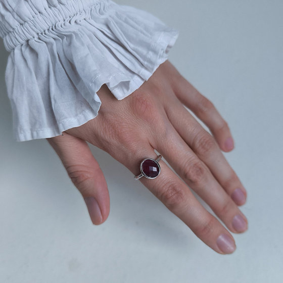 Срібне кільце з рубіном 3,5 карата