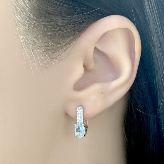Silver Earrings with a 2.106-carat Topaz