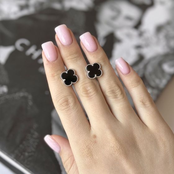 Срібні сережки з оніксом