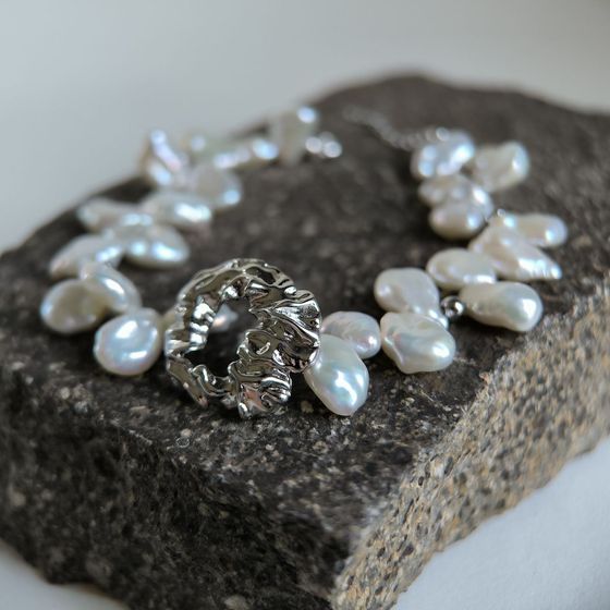 Silver bracelet with baroque pearls