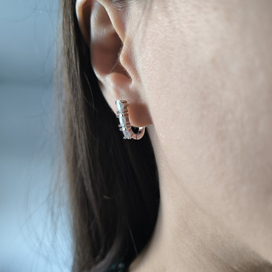 Срібні сережки з фіанітами