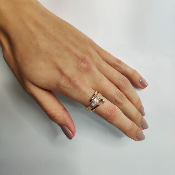 Gold ring with 0.28ct phianites