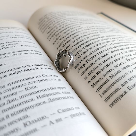 Срібна каблучка без каменів