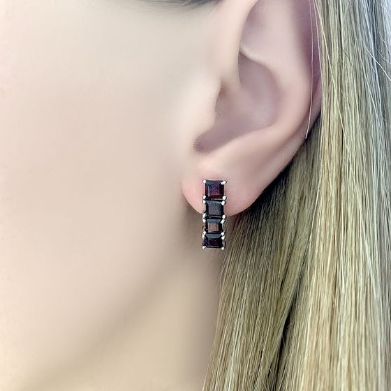 Серебряные серьги с гранатом 3.675ct